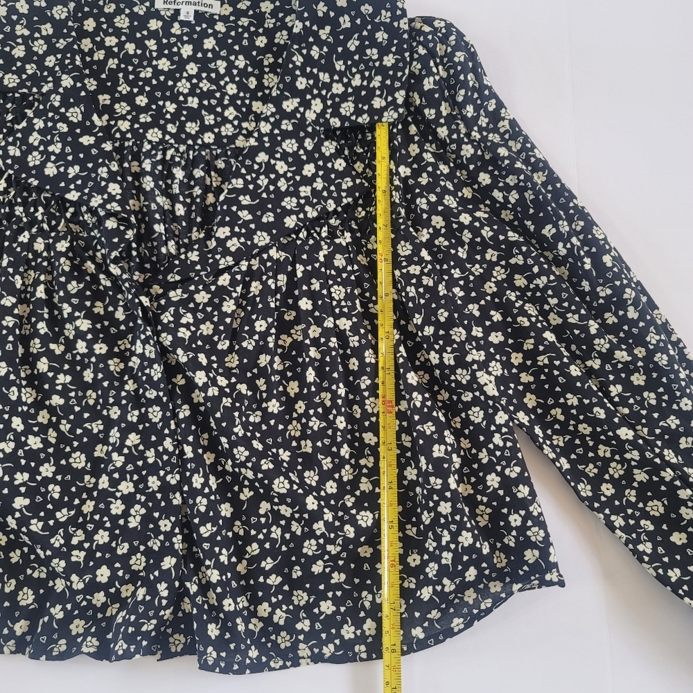 Reformation Black Floral Cropped V-neck Ruffle Blouse, S, Cottagecore Romantic - Picture 7 of 11